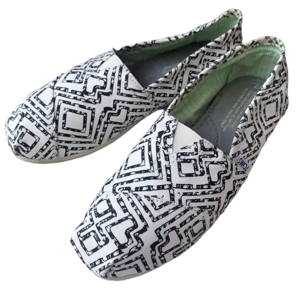 Toms Canvas Flats 7